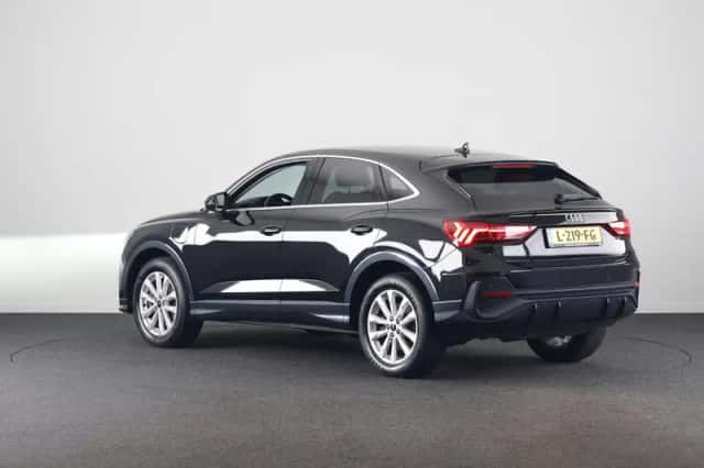 Audi Q3 (2021) thumbnail 3