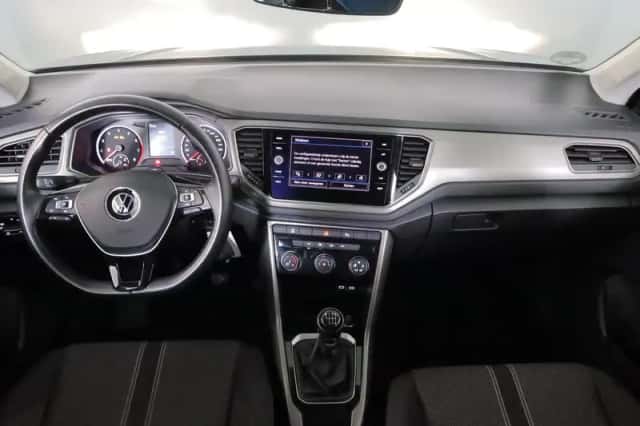 Volkswagen T-Roc (2021) thumbnail 5