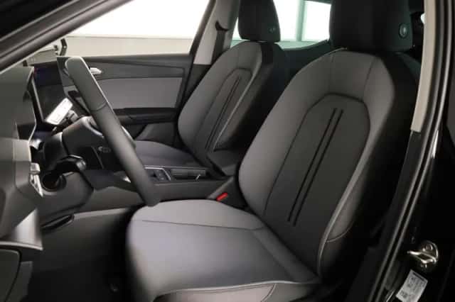 SEAT Leon (2026) thumbnail 6