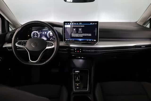 Volkswagen Golf (2025) thumbnail 6