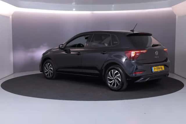 Volkswagen Polo (2022) thumbnail 3