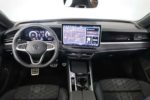 Volkswagen Passat (2025) thumbnail 6