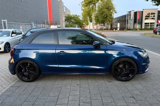 Audi A1 (2012) thumbnail 4