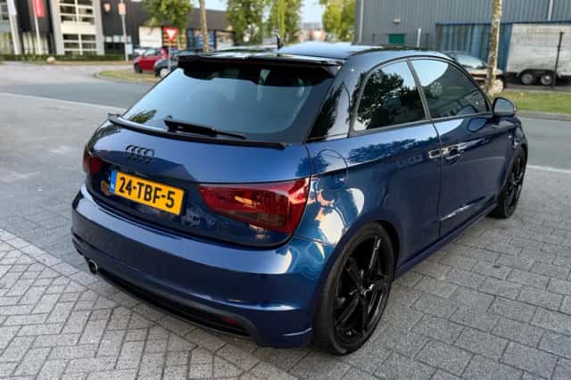 Audi A1 (2012) thumbnail 5
