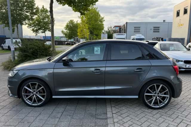 Audi A1 (2016) thumbnail 2