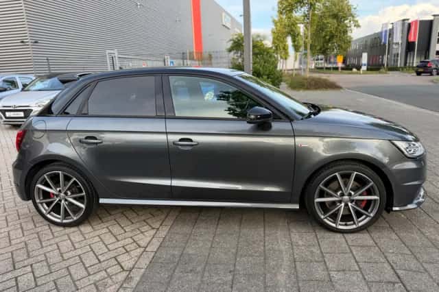 Audi A1 (2016) thumbnail 6