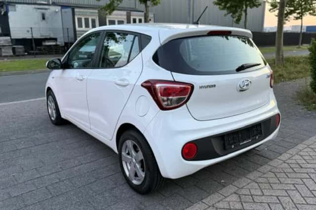 Hyundai i10 (2017) thumbnail 3