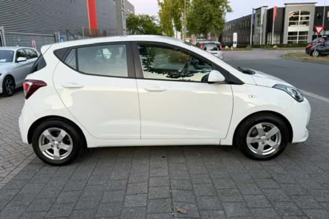 Hyundai i10 (2017) thumbnail 6