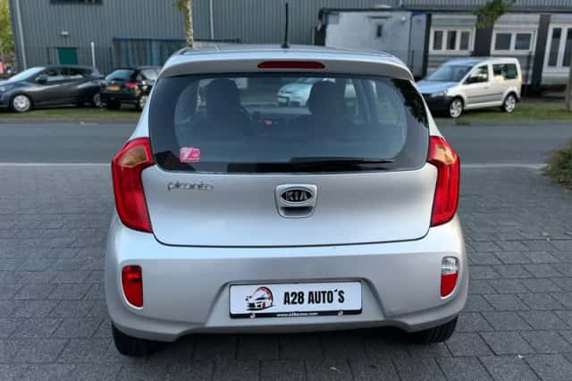 Kia Picanto (2011) thumbnail 4