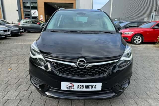Opel Zafira (2018) thumbnail 2