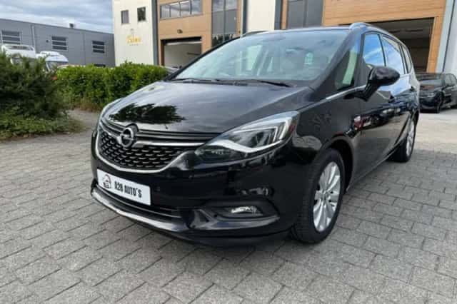 Opel Zafira (2018) thumbnail 3