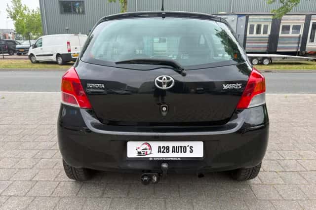 Toyota Yaris (2009) thumbnail 4