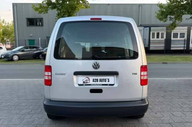 Volkswagen Caddy (2012) thumbnail 4