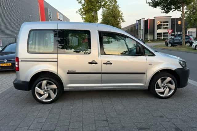 Volkswagen Caddy (2012) thumbnail 6
