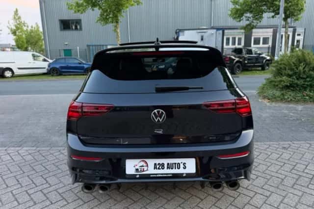 Volkswagen Golf (2023) thumbnail 4