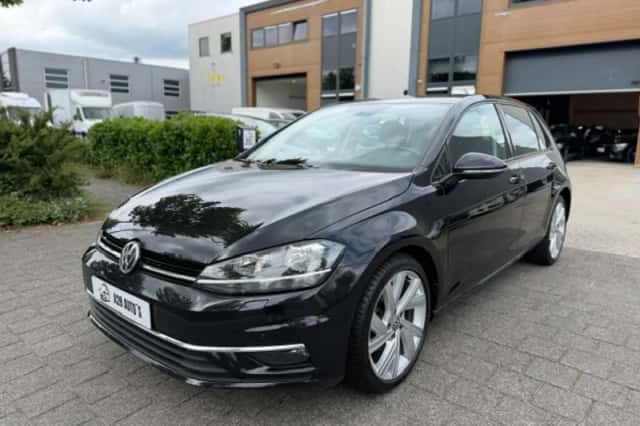 Volkswagen Golf (2018) thumbnail 2