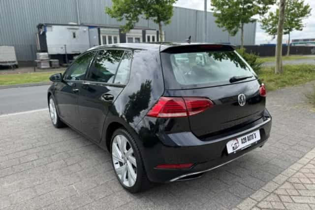 Volkswagen Golf (2018) thumbnail 4