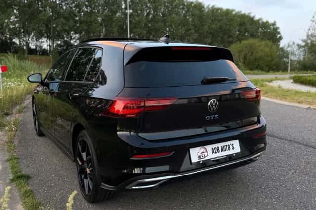Volkswagen Golf (2021) thumbnail 5