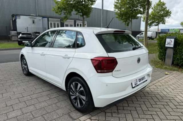 Volkswagen Polo (2018) thumbnail 3