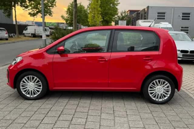 Volkswagen Up! (2017) thumbnail 2