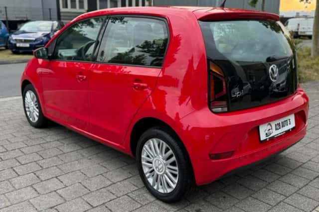 Volkswagen Up! (2017) thumbnail 3