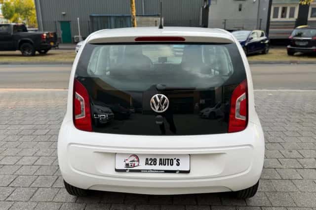 Volkswagen Up! (2014) thumbnail 3