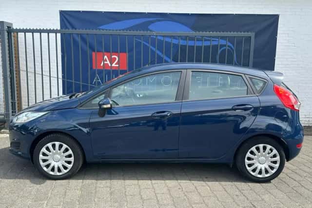 Ford Fiesta (2016) thumbnail 4