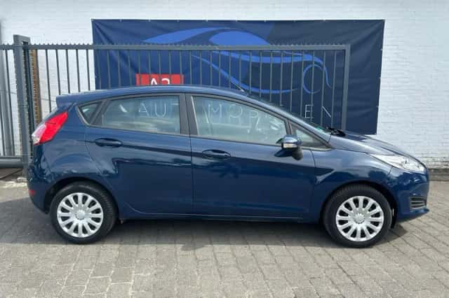 Ford Fiesta (2016) thumbnail 5