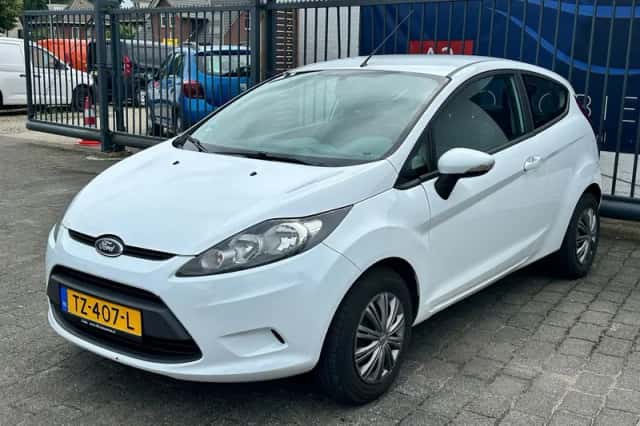 Ford Fiesta (2010) thumbnail 1