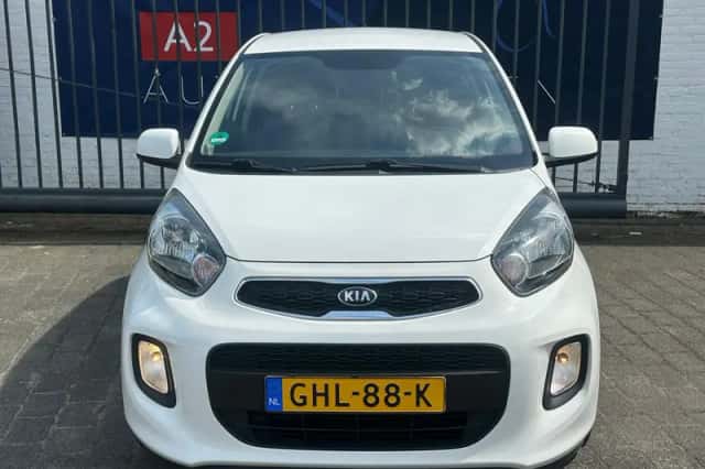 Kia Picanto (2016) thumbnail 2