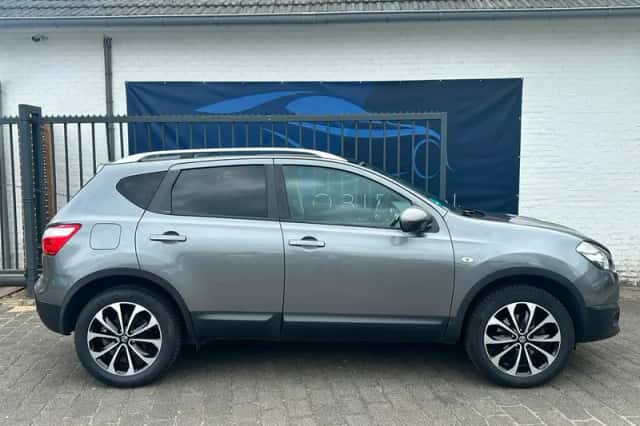 Nissan Qashqai (2012) thumbnail 5