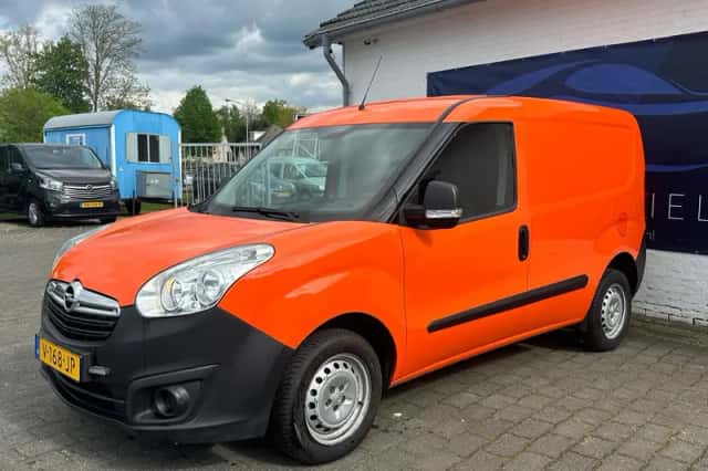 Opel Combo (2017) thumbnail 1