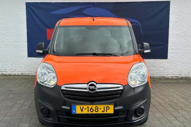 Opel Combo (2017) thumbnail 2