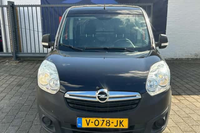 Opel Combo (2017) thumbnail 2