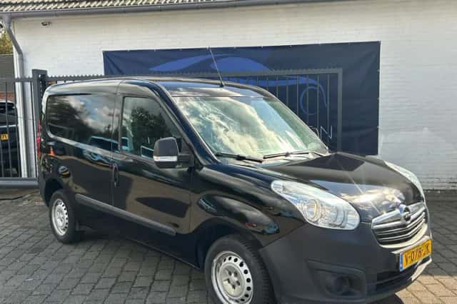 Opel Combo (2017) thumbnail 3