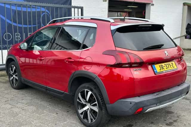 Peugeot 2008 (2016) thumbnail 6