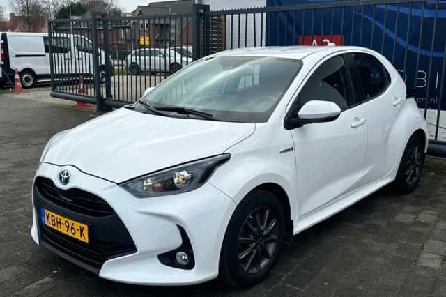 Toyota Yaris (2020) thumbnail 1