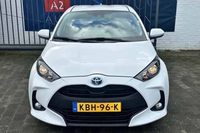 Toyota Yaris (2020) thumbnail 2