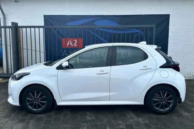 Toyota Yaris (2020) thumbnail 4