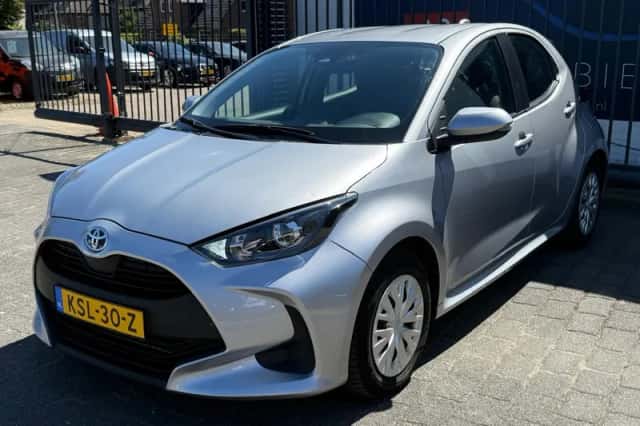 Toyota Yaris (2025) thumbnail 1