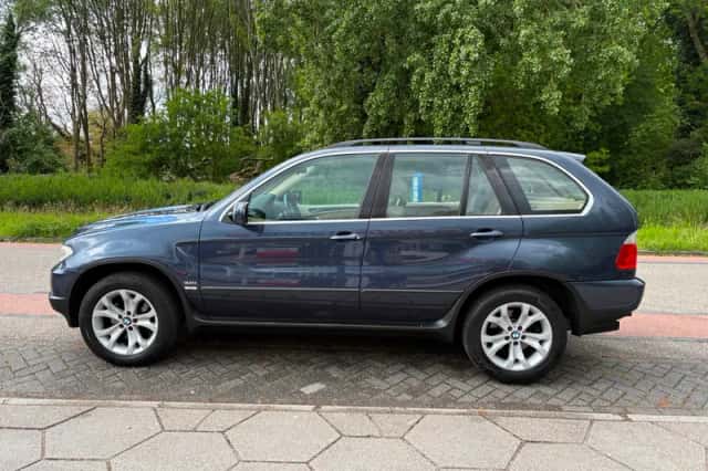 BMW X5 (2006) thumbnail 2