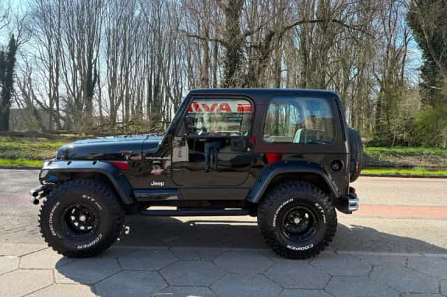 Jeep Wrangler (2000) thumbnail 2