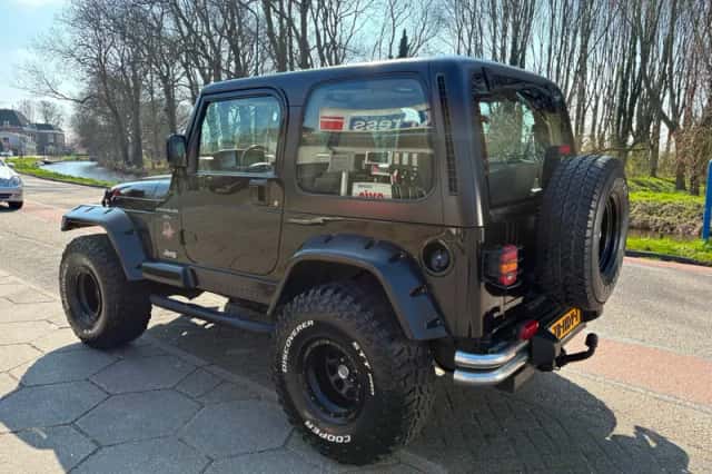 Jeep Wrangler (2000) thumbnail 3