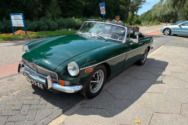 MG B type (1972) thumbnail 1