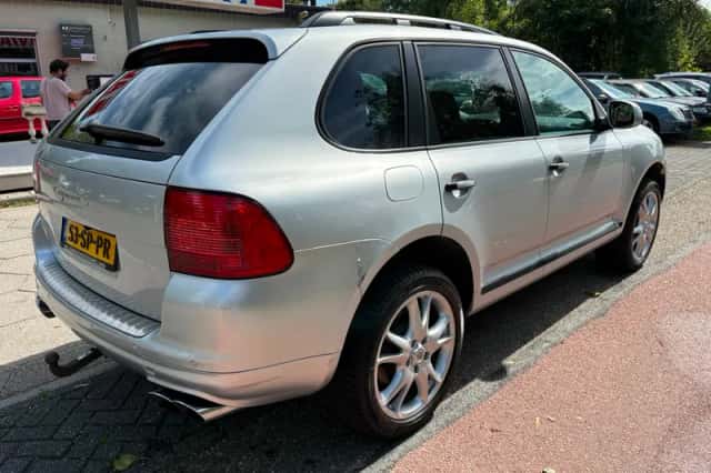 Porsche Cayenne (2005) thumbnail 4