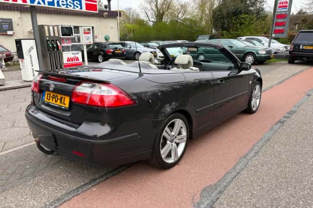 Saab 9-3 (2004) thumbnail 5