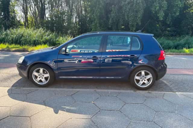Volkswagen Golf (2008) thumbnail 2