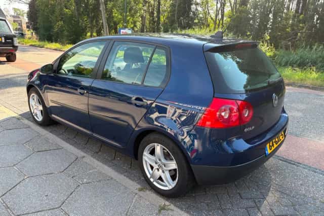 Volkswagen Golf (2008) thumbnail 3