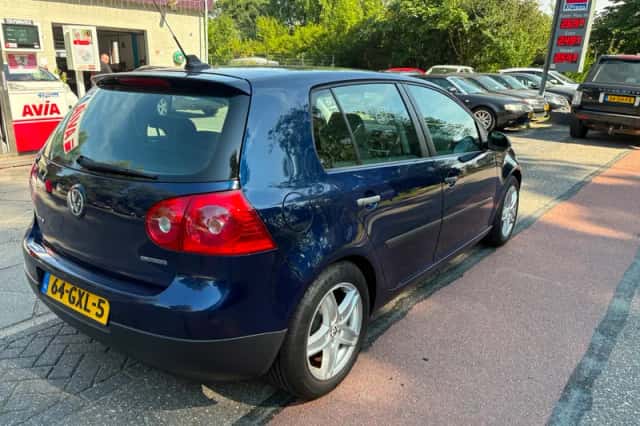 Volkswagen Golf (2008) thumbnail 5
