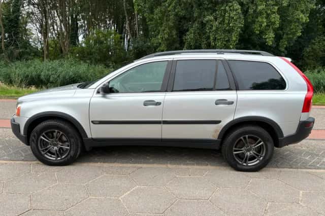 Volvo XC90 (2004) thumbnail 2
